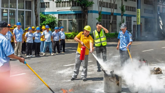 人人講安全，個(gè)個(gè)會(huì)應(yīng)急－查找身邊安全隱患——2025年安全生產(chǎn)月活動(dòng)_1_7_translate_202507081333343456.png